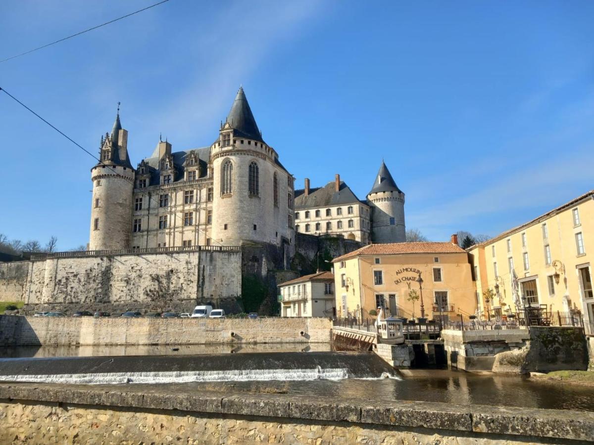 Maison De Campagne, Bulle De Verdure Montbron Exterior foto